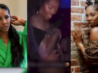 "No Be She Sing That Christian Song Abi Na Eye D Pain Me?" - Tiwa Savage Mocked For Showing Off Backside At A Party (Video)